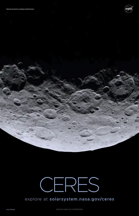 Esta [imagen de Ceres](https://solarsystem.nasa.gov/resources/792/dawn-rc3-image-3/) es parte de una secuencia tomada por la nave espacial Dawn de la NASA en 2015. Crédito: NASA/JPL-Caltech/UCLA/MPS/DLR/IDA ⬇️ PDF de alta resolución [aquí](https://solarsystem.nasa.gov/system/downloadable_items/1429_Ceres_C_PDF.zip)
