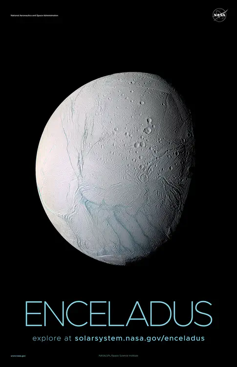 Al descender en picado por el polo sur de la luna de Saturno Encélado en julio de 2005, Cassini adquirió [vistas de alta resolución](https://solarsystem.nasa.gov/resources/214/zooming-in-on-enceladus-mosaic/) de este desconcertante mundo de hielo y océanos. Crédito: NASA/JPL-Caltech/Instituto de Ciencias Espaciales ⬇️ PDF de alta resolución [aquí](https://solarsystem.nasa.gov/system/downloadable_items/1529_Enceladus_A_PDF.zip)